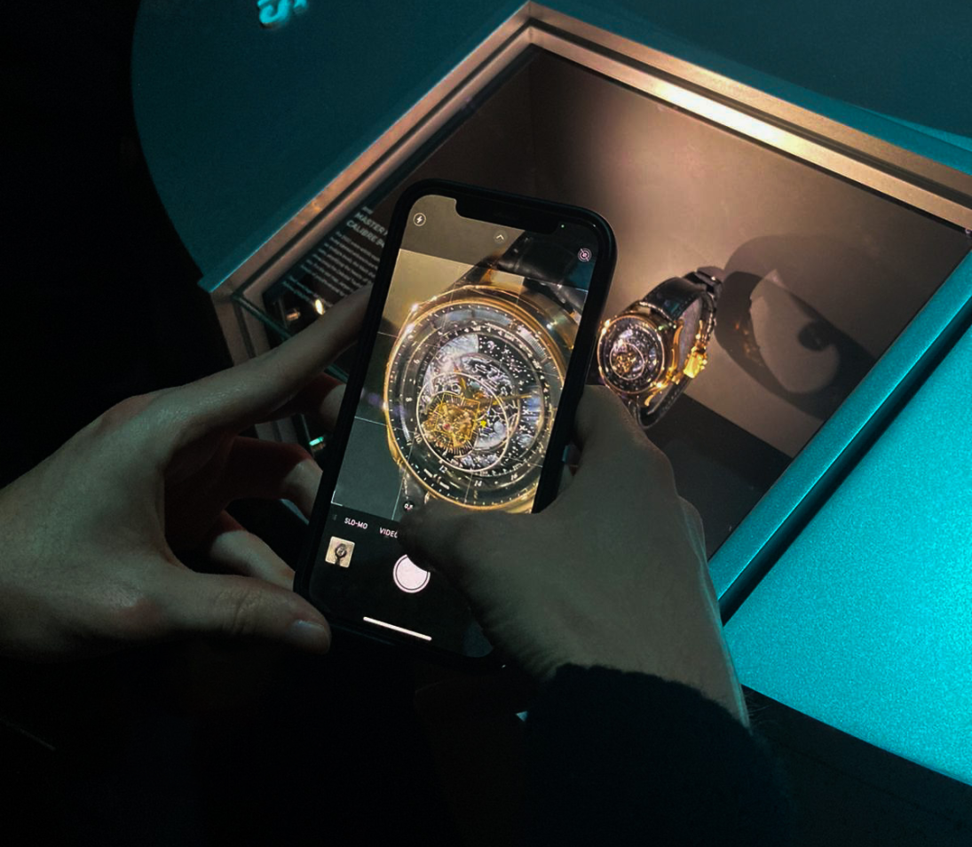 DECODE THE ESSENCE OF LUXURY